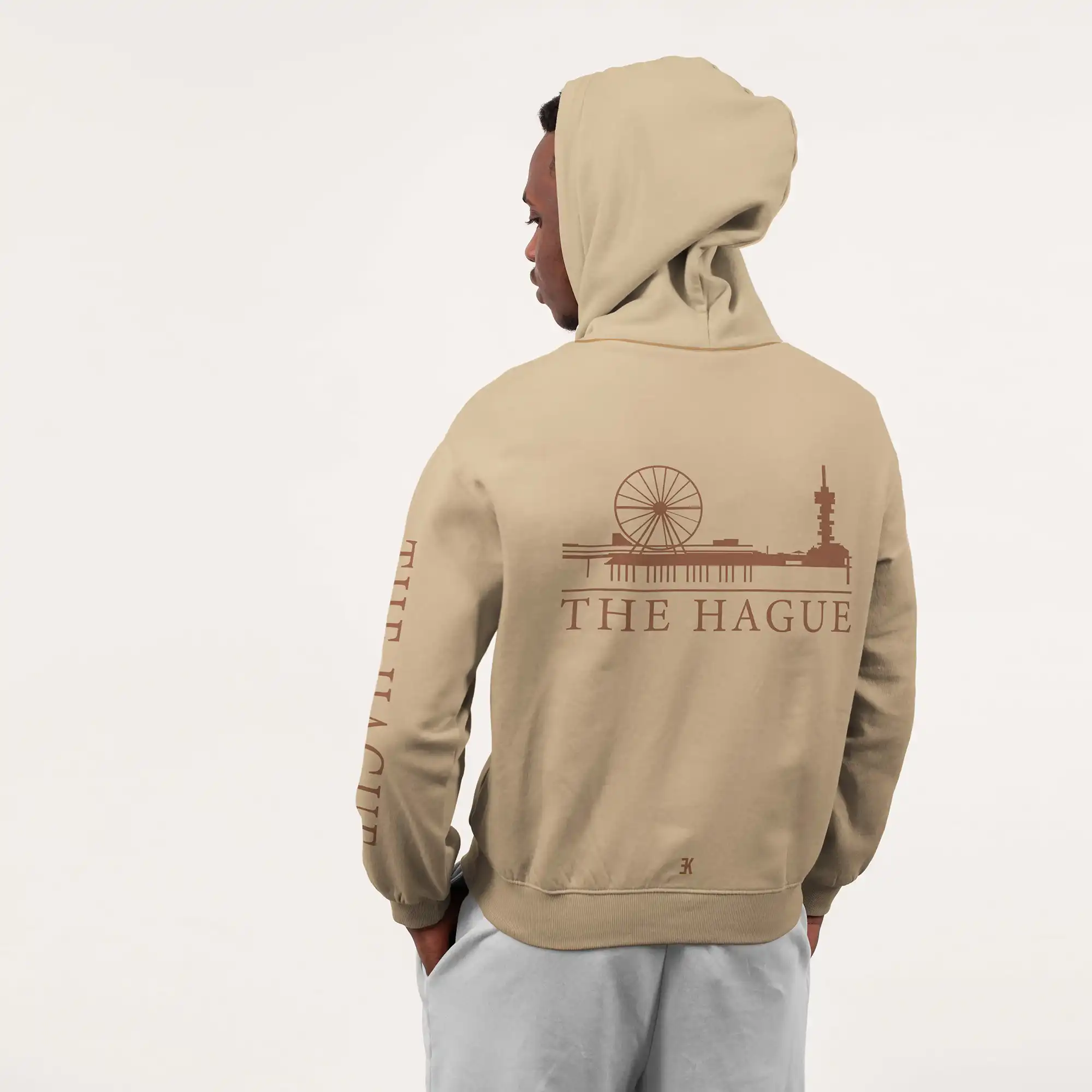 Skyline Den Haag Hoodie - Denhaag hoodie model beige skyline 1 - EK8202