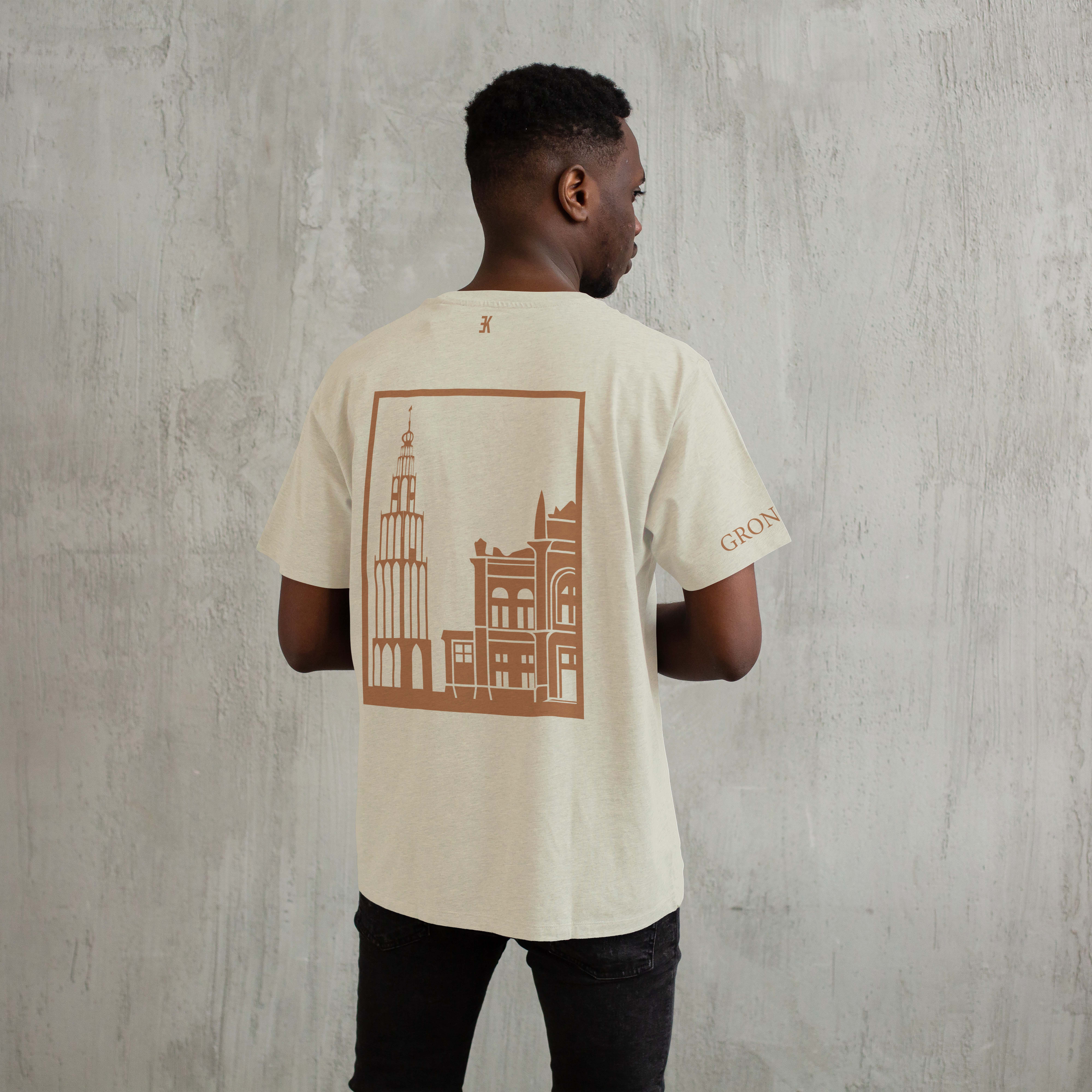 Groningen Stad T-shirt - Ek groningen shirt model beige vlak 5 - Groningen Stad T-shirt O18096