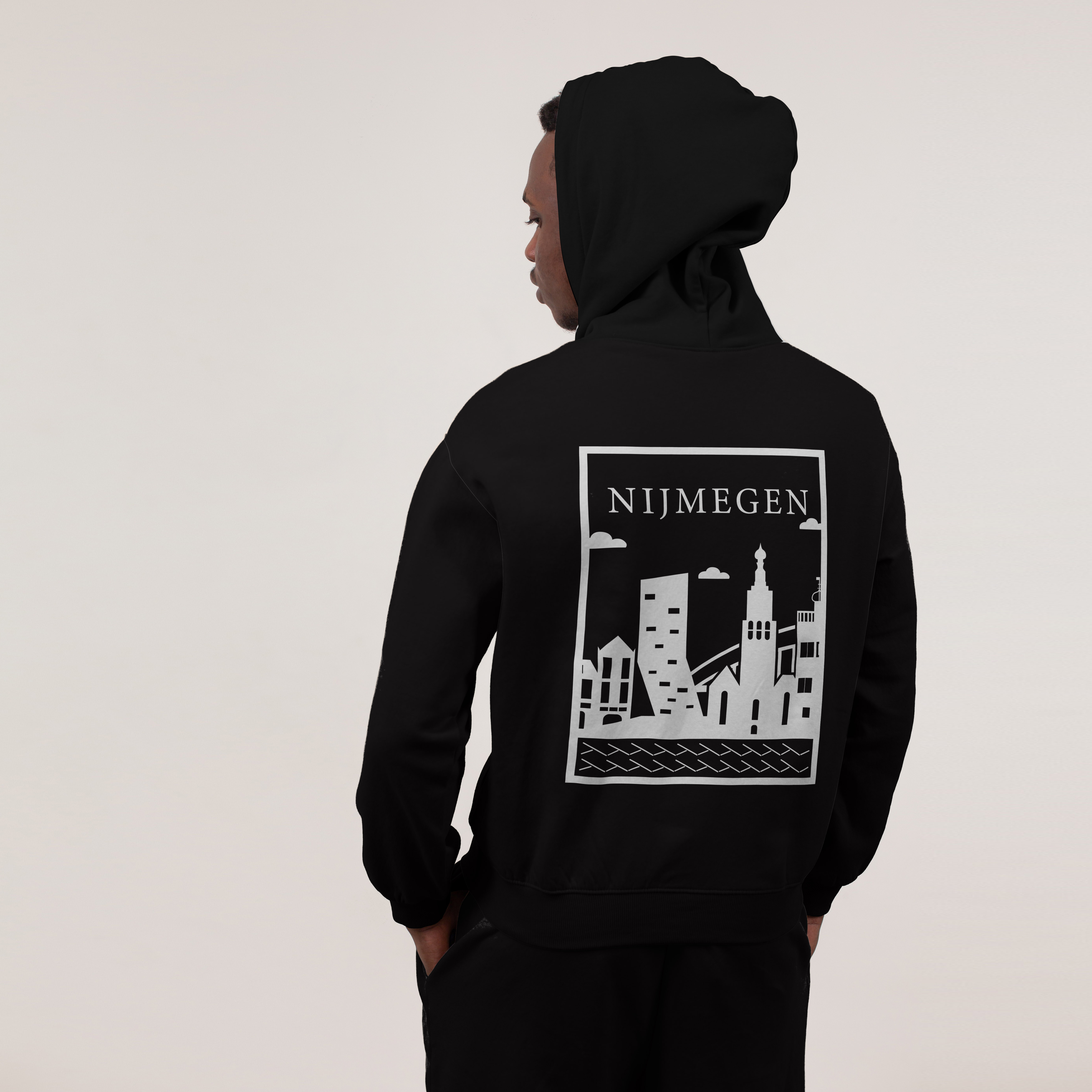 Nijmegen Hoodie - Nijmegen model hoodie zwart vlak wit 8 - Nijmegen Hoodie (wit met rood)
