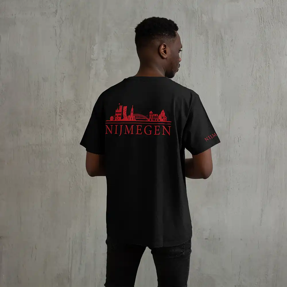Skyline Nijmegen Shirt - Nijmegen shirt model skyline rood 3 - Skyline Nijmegen Shirt O22514