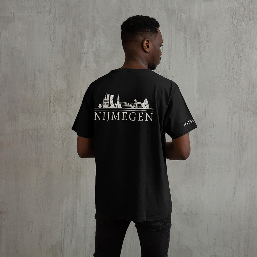 Skyline Nijmegen Shirt - Nijmegen shirt model skyline wit 1 - Skyline Nijmegen Shirt O29221