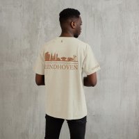Skyline Eindhoven Shirt - Ek eindhoven shirt model beige skyline 2 - EK8224