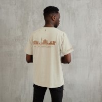 Groningen Skyline T-shirt - Ek groningen shirt model beige skyline 4 - Groningen Skyline T-shirt O17454