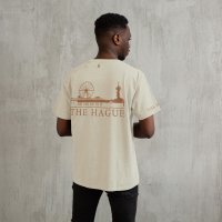 Skyline Den Haag Shirt - Ek shirt beige model denhaag skyline opdruk - EK8203