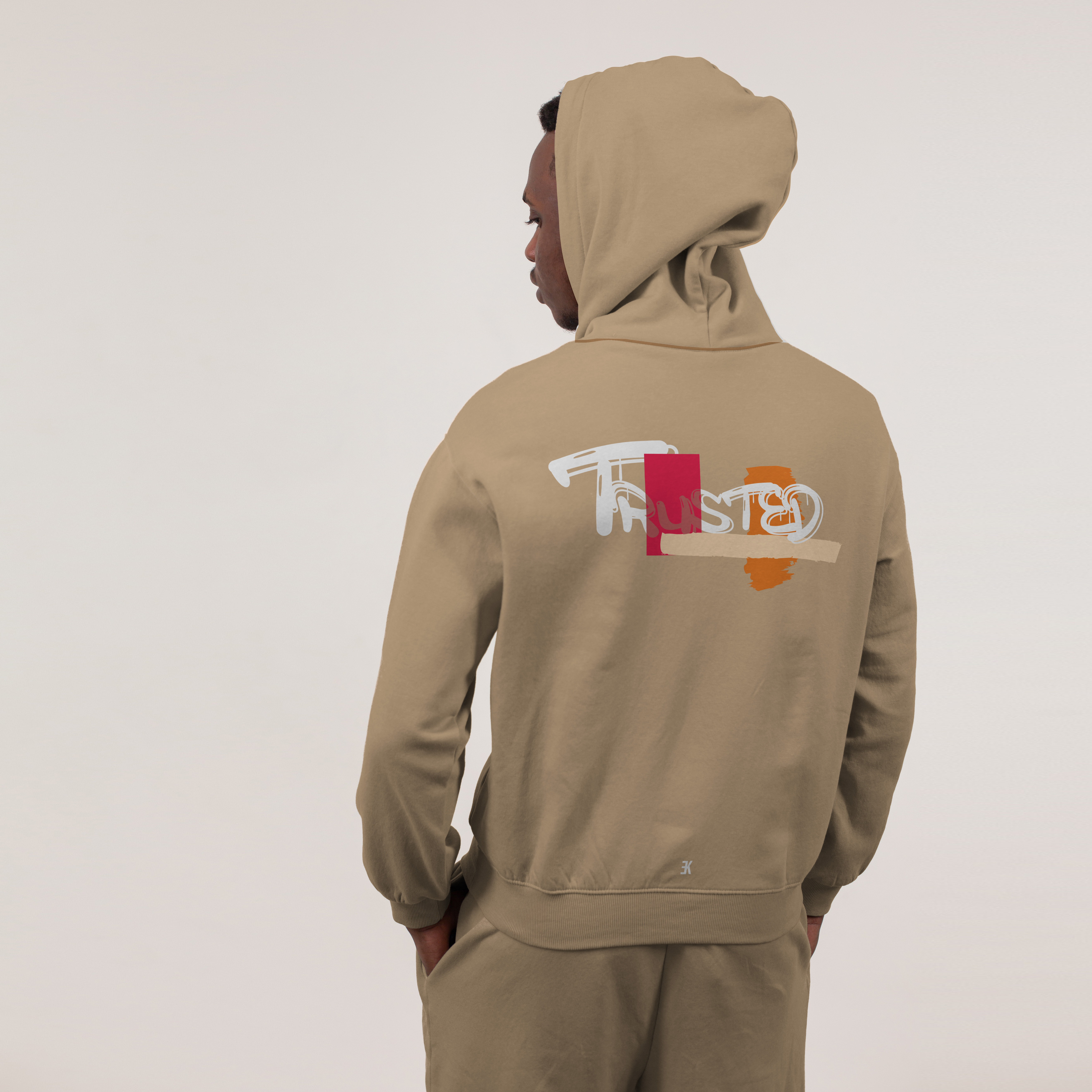 TRUSTED - Hoodie - Trsuetd model hoodie beige 4 - TRUSTED - Hoodie (3)