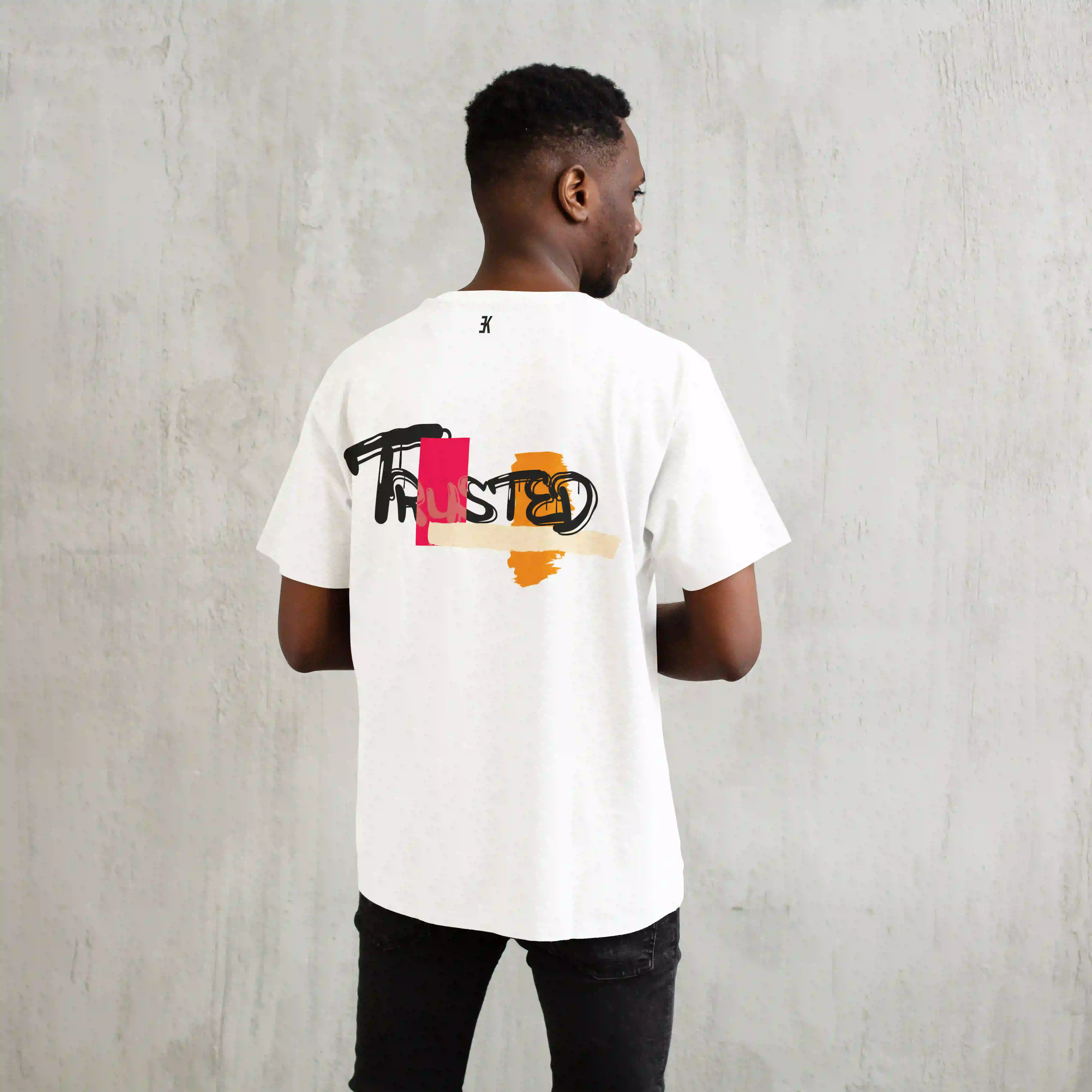 TRUSTED -  T-Shirt - Trusted wit t shirt zwart 1 - TRUSTED O35986
